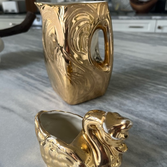 Vintage SWETYE  Salem  Golden gold, pitcher jug, and small swan with hat Chatzky - Picture 1 of 17